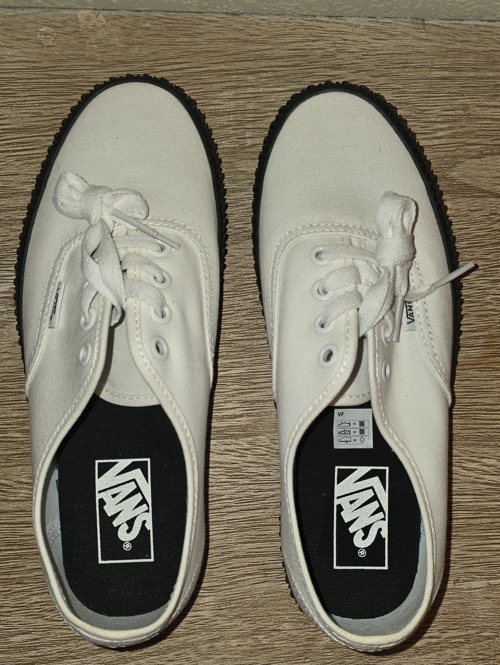 Vans White Canvas Low-Top Lace-Up Sneakers with Black Insoles (Unisex)